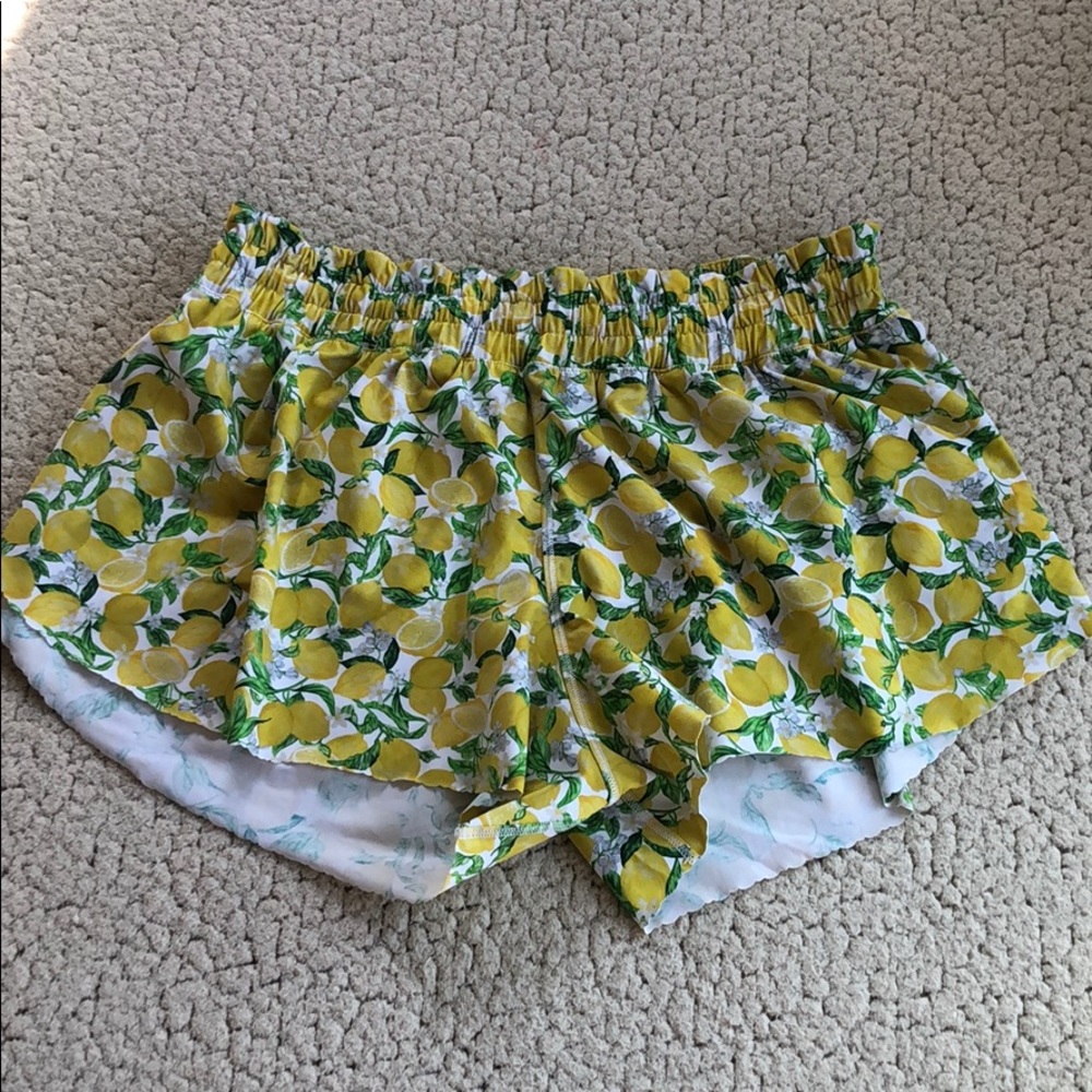 Lululemon Lemon shorts - linerless - 6